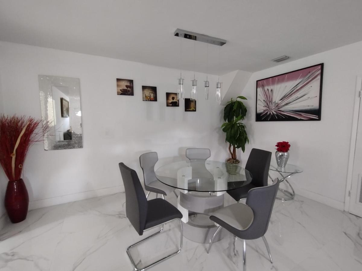Cheerful 3-Bedroom Home /Ac+ Free Parking North Miami Beach Luaran gambar